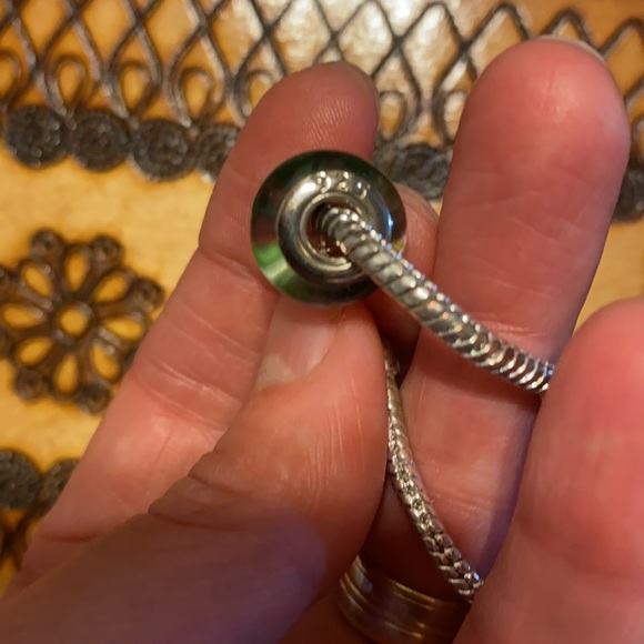 925 Sterling Silver Snake Bracelet with 2 Murano Green Charms - Picture 4 of 9